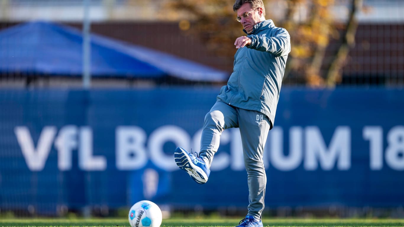 Vorstellung neuer Trainer Hecking vom VfL Bochum