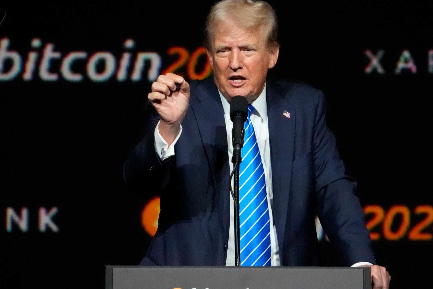 Auf einer großen Bitcoin-Konferenz in Nashville hatte Trump versprochen, den Kryptomarkt weitgehend unreguliert zu lassen. (Archivbild)