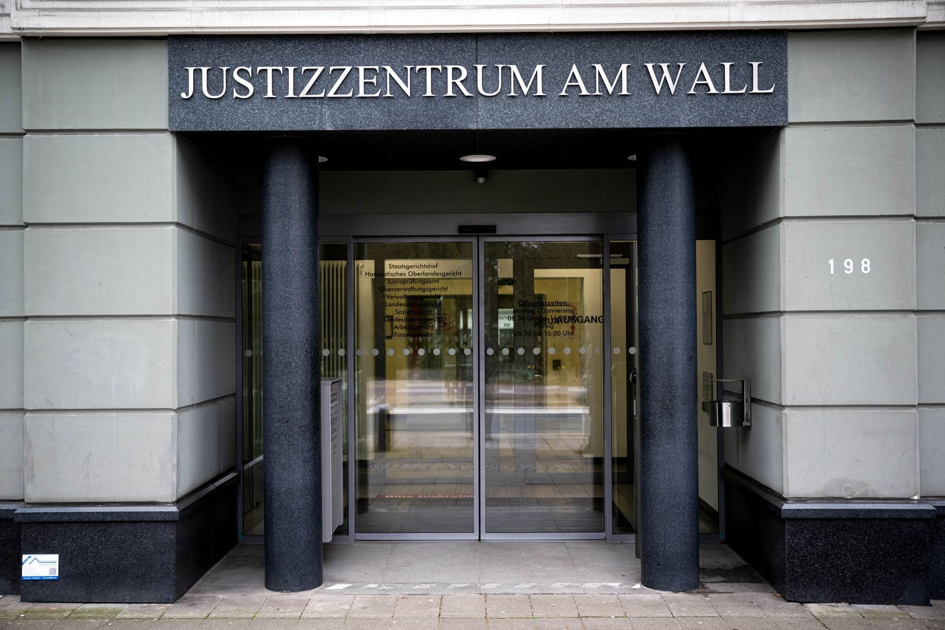 Justizzentrum am Wall in Bremen: Dort wird der Prozess gegen den Ausbildungsfonds geführt.