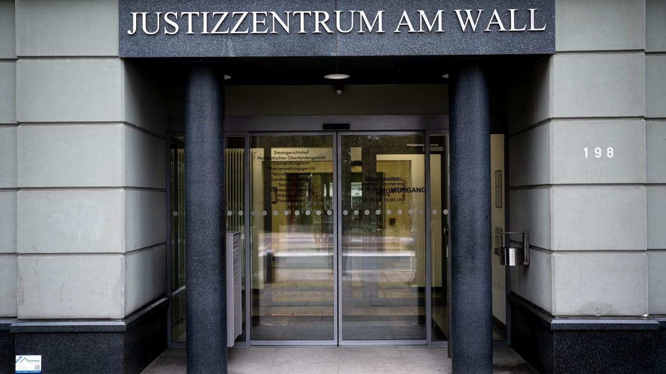 Justizzentrum am Wall in Bremen: Dort wird der Prozess gegen den Ausbildungsfonds geführt.