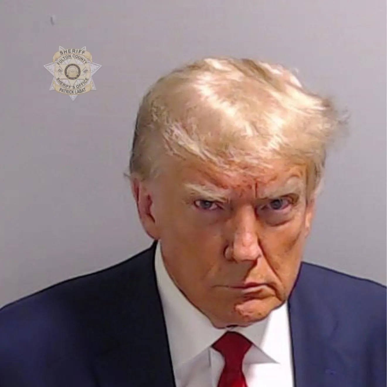 Angeklagt in Georgia: Dieses Polizeifoto von Donald Trump ging um die Welt.