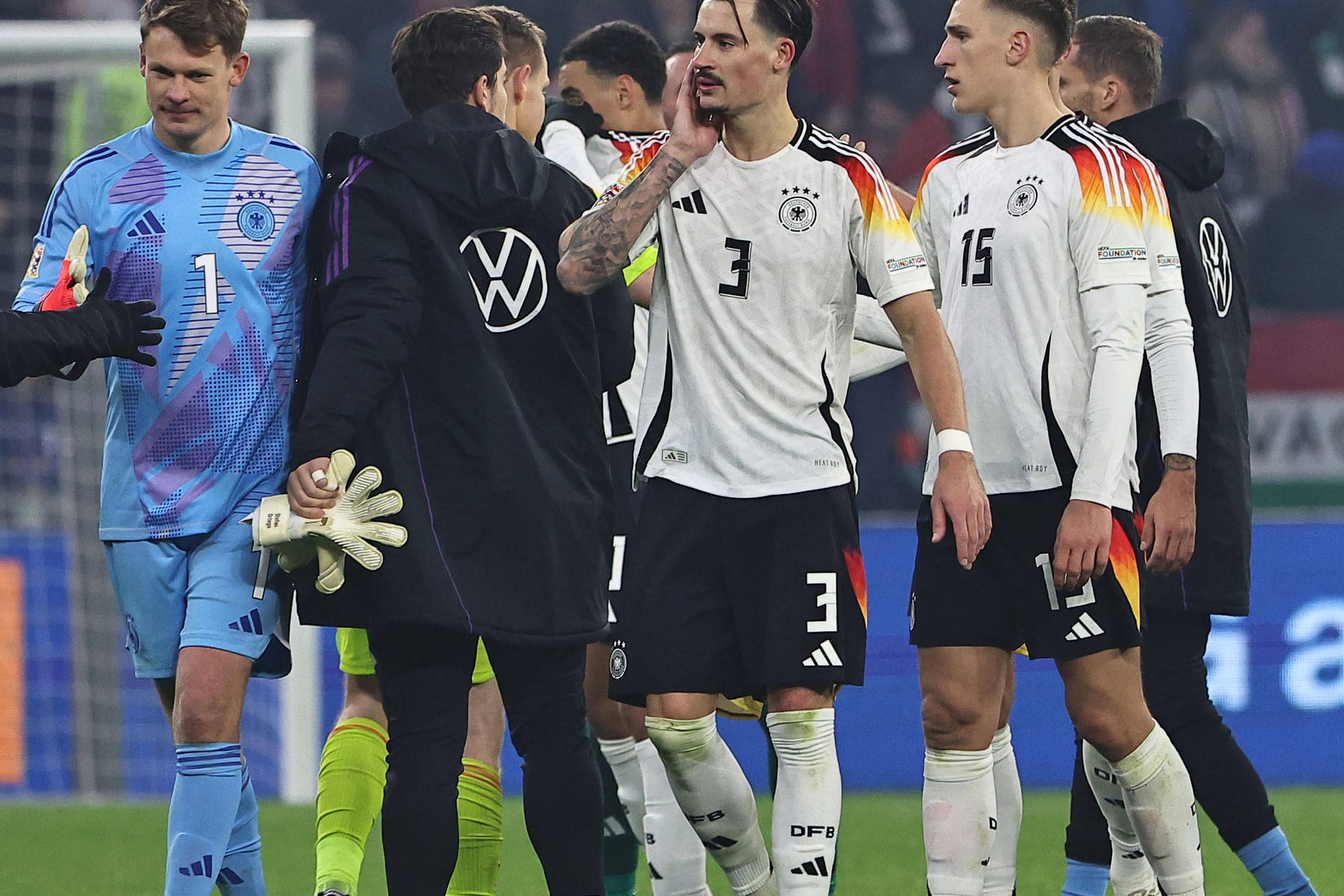 Gegen Ungarn muss Deutschland einen späten Ausgleich hinnehmen. Insgesamt zeigt das Team eine mittelmäßige Leistung, kann sich einzeln aber auszeichnen. Die Einzelkritik.