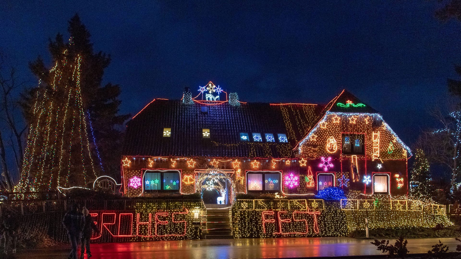 Das Weihnachtshaus in Calle: Jahr für Jahr wurden es noch mehr Lichter.