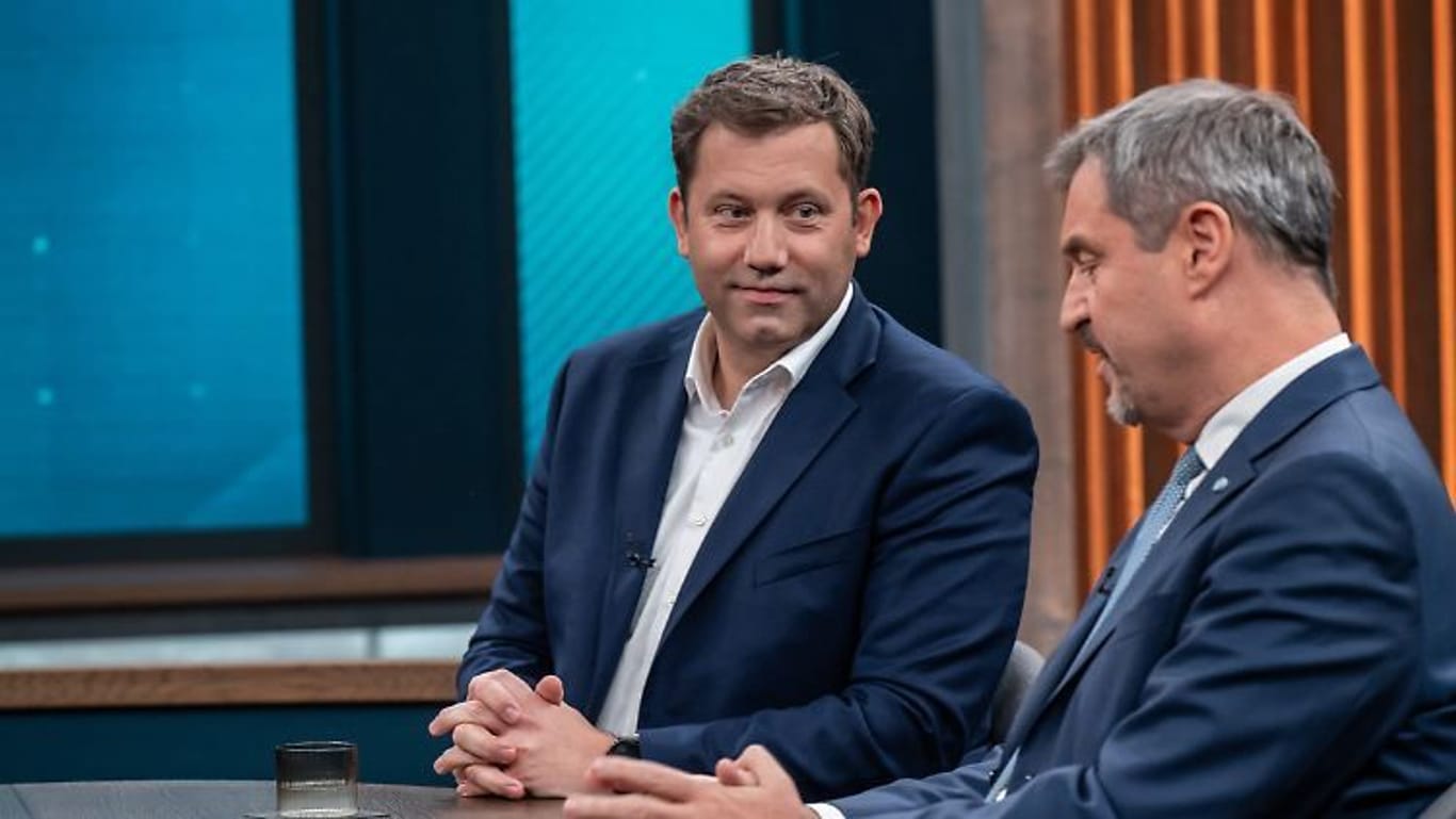 Lars Klingbeil (SPD) und Markus Söder zu Gast bei Caren Miosga am Sonntagabend.