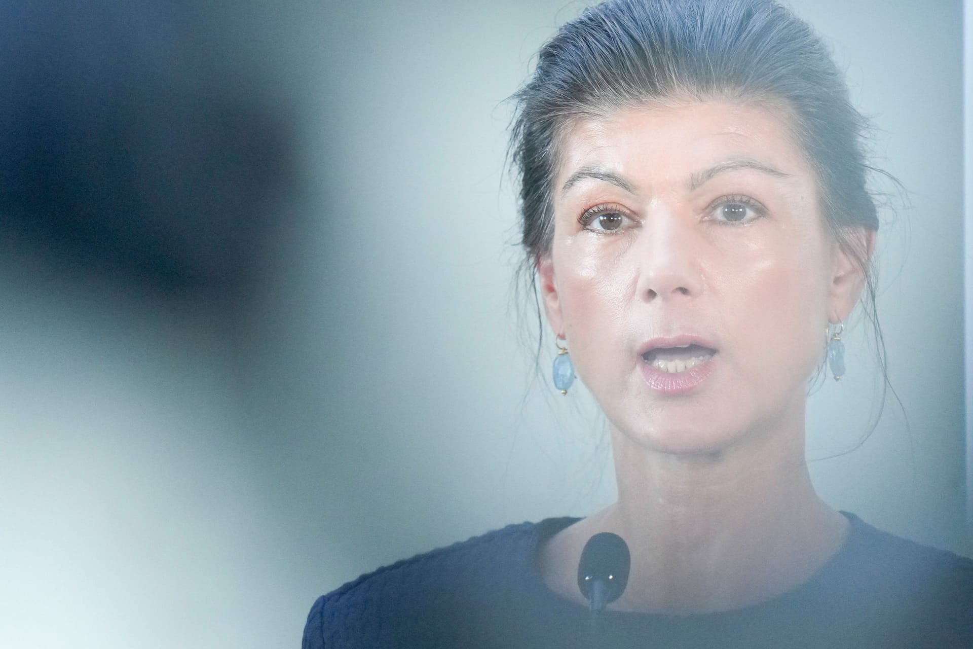 Sahra Wagenknecht bei einer Pressekonferenz des Bündnis Sahra Wagenknecht (Archivbild).