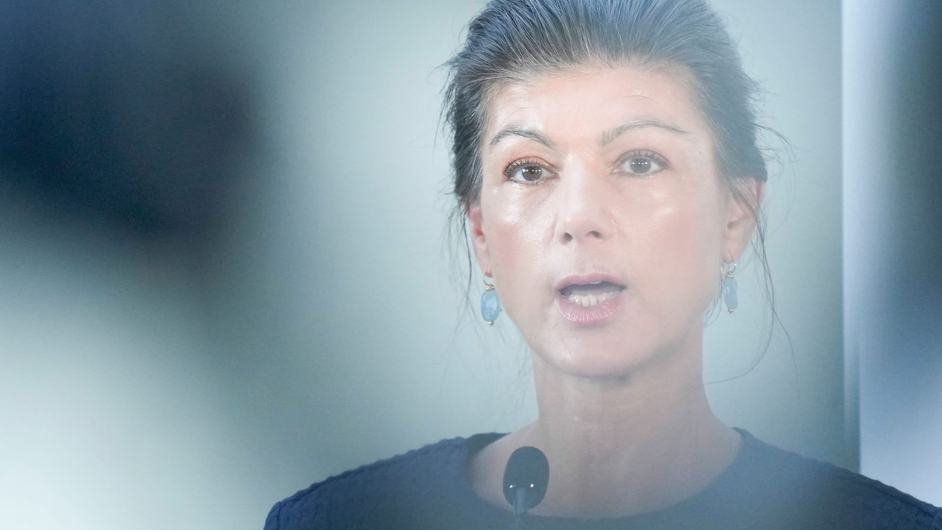 Sahra Wagenknecht bei einer Pressekonferenz des Bündnis Sahra Wagenknecht (Archivbild).