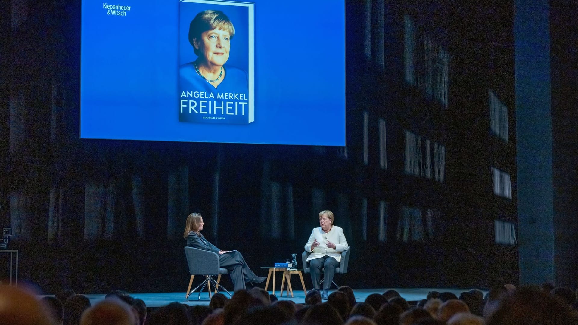 Ex-Kanzlerin Merkel stellt ihre Biografie vor