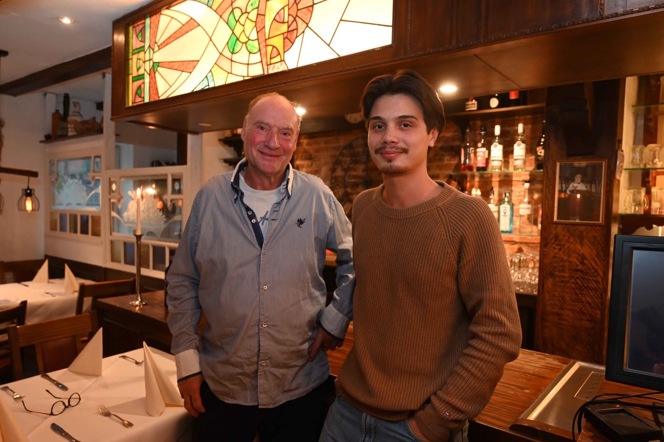 Claus und Niclaas Bode: Sie müssen Abschied nehmen vom Restaurant in Wilhelmsburg.