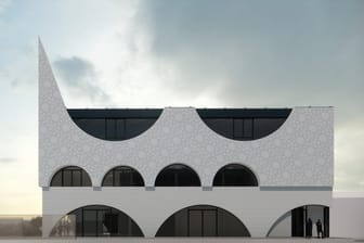 Viele Fenster und geschwungene Linien prägen die weiße Fassade: Die Illustration zeigt, wie das neue Kulturzentrum mit Moschee einmal aussehen soll.