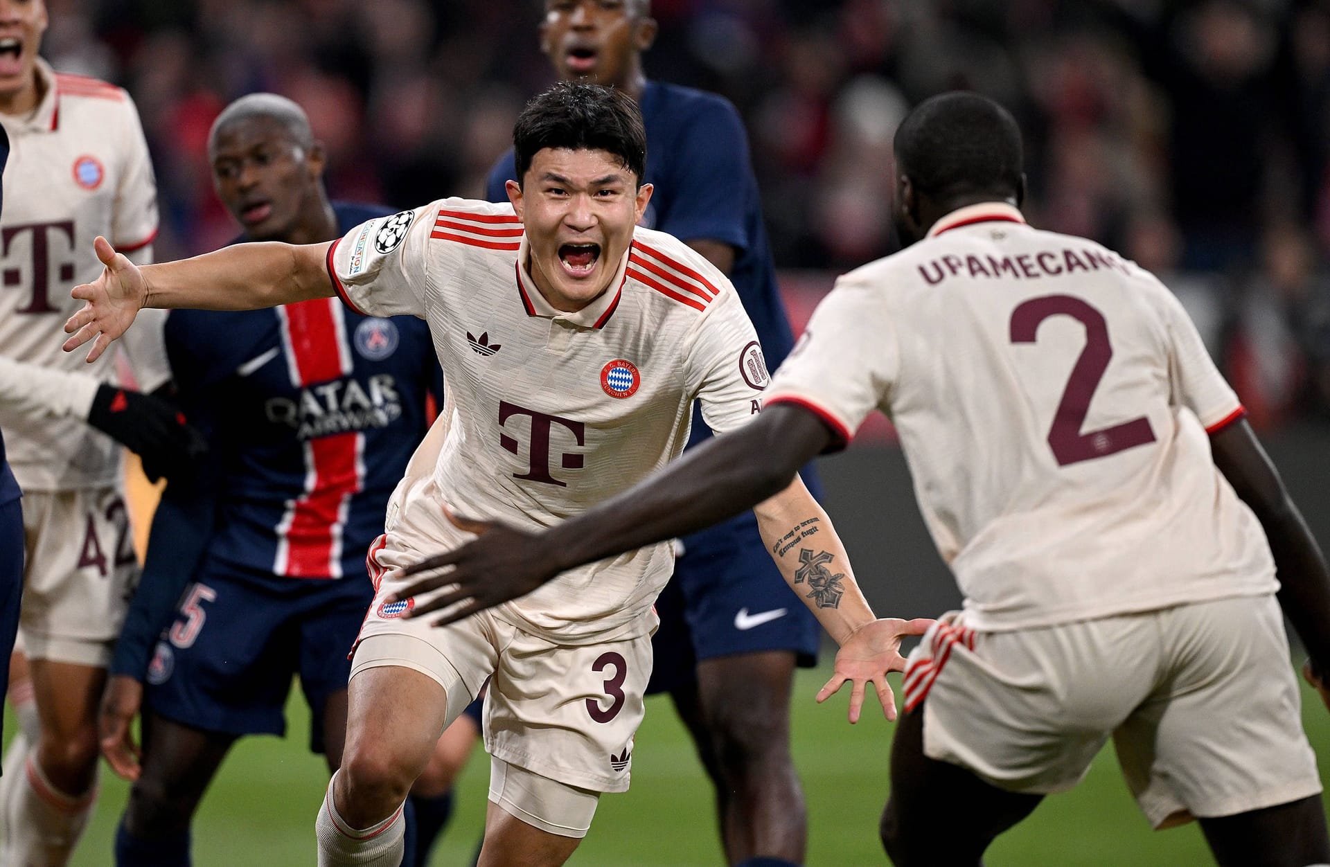 Der FC Bayern gewinnt sein Champions-League-Heimspiel gegen Paris Saint-Germain mit 1:0. Min-jae Kim wird dabei zum Matchwinner – und zwar nicht nur wegen seines Siegtreffers. Ein anderer Bayern-Star enttäuscht komplett. Die Einzelkritik: