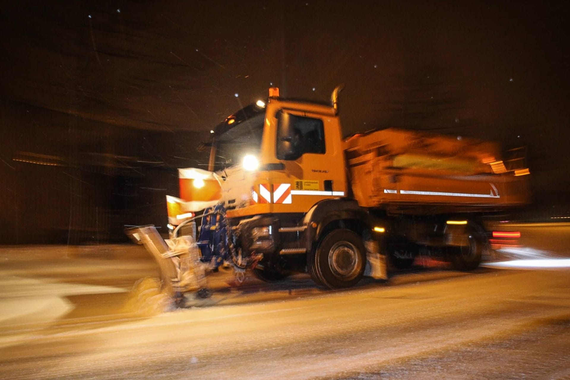 Winterdienst in Dresden im Einsatz (Symbolbild):