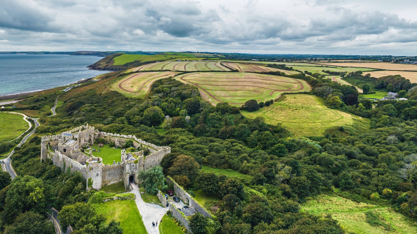 Land der Burgen: Manorbier Castle in Tenby ist eine normannische Burg aus dem 11. Jahrhundert.