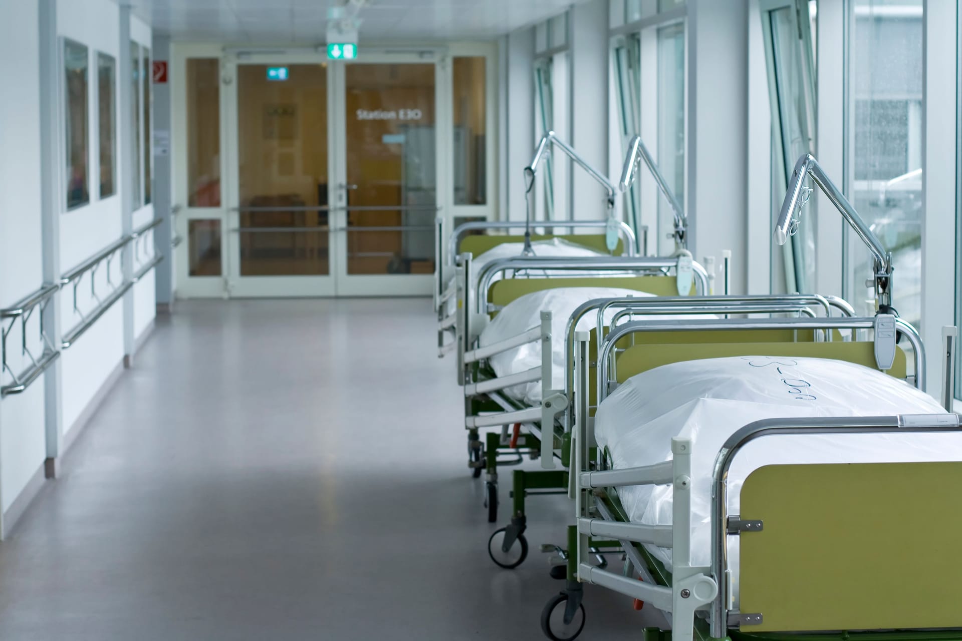 Bisher galt die Krankenhauspflicht bei der Zwangsbehandlung betreuter Menschen: Ein Gerichtsurteil soll dies nun ändern.