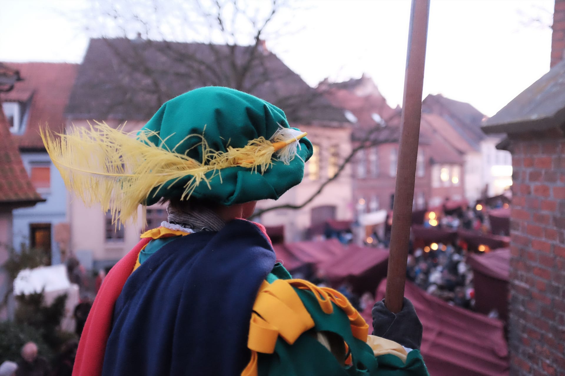 "Platz für die Stadtwache" hallt es durch die verwinkelten Gassen der Altstadt: Der Historische Christmarkt zählt zu den absoluten Höhepunkten der Weihnachtszeit in Lüneburg.