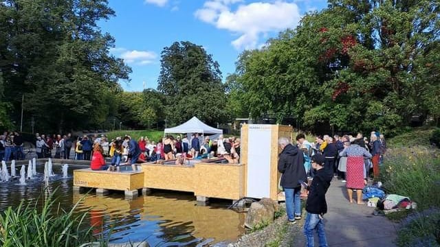 Das Open-Air-Thermalbad am Kurgarten in Burtscheid: Unzählige Leute kamen zur Eröffnung, jetzt ist es dauerhaft geschlossen.