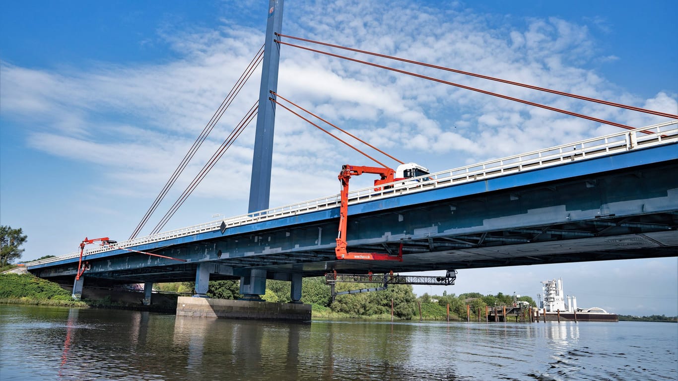 Die Norderelbbrücke auf der A1 wird am Wochenende voll gesperrt.