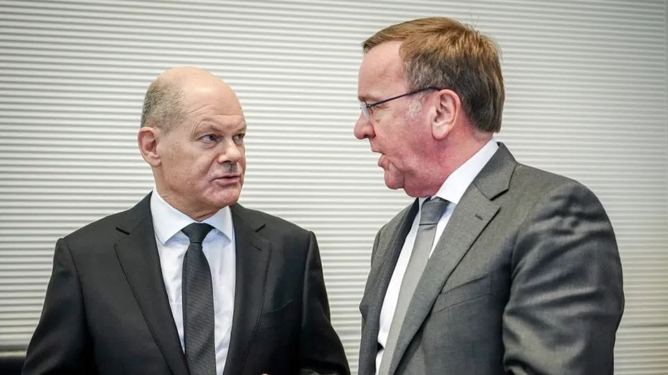 Olaf Scholz (SPD, l.) mit dem Beinahe-Kanzlerkandidaten der SPD, Boris Pistorius.