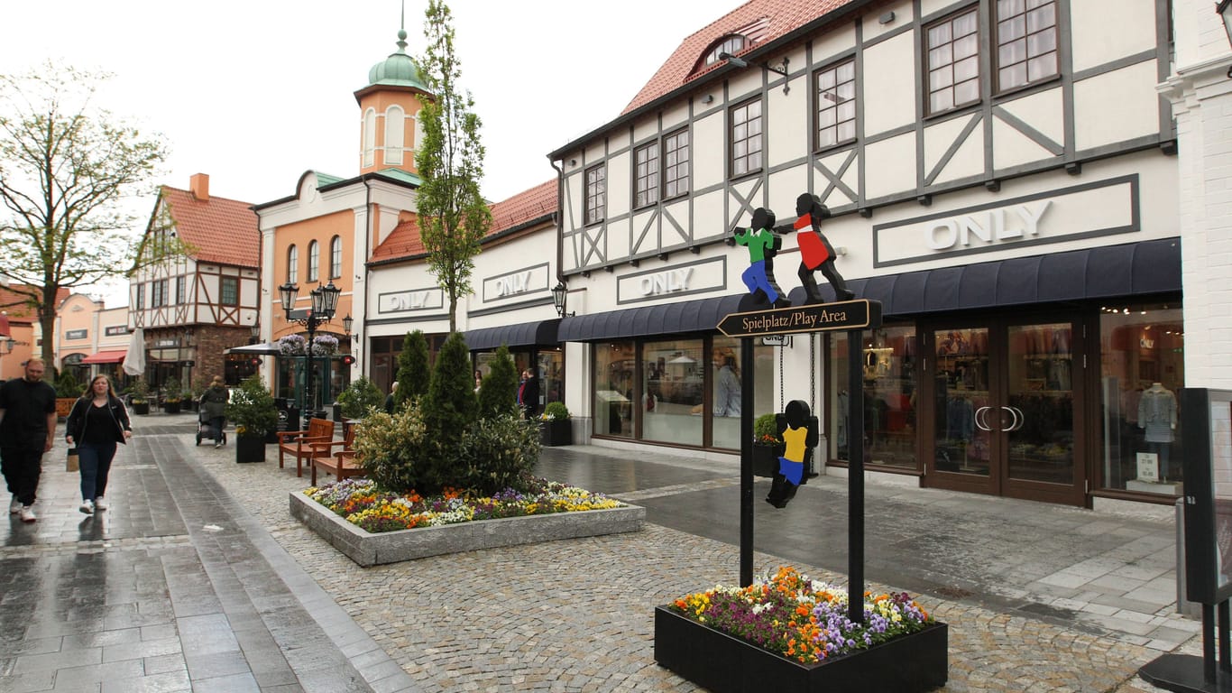 Neumünster in Schleswig-Holstein (Archivbild): In einem Wohngebiet der Stadt starb ein Mann in der Wohnung seines Vermieters.