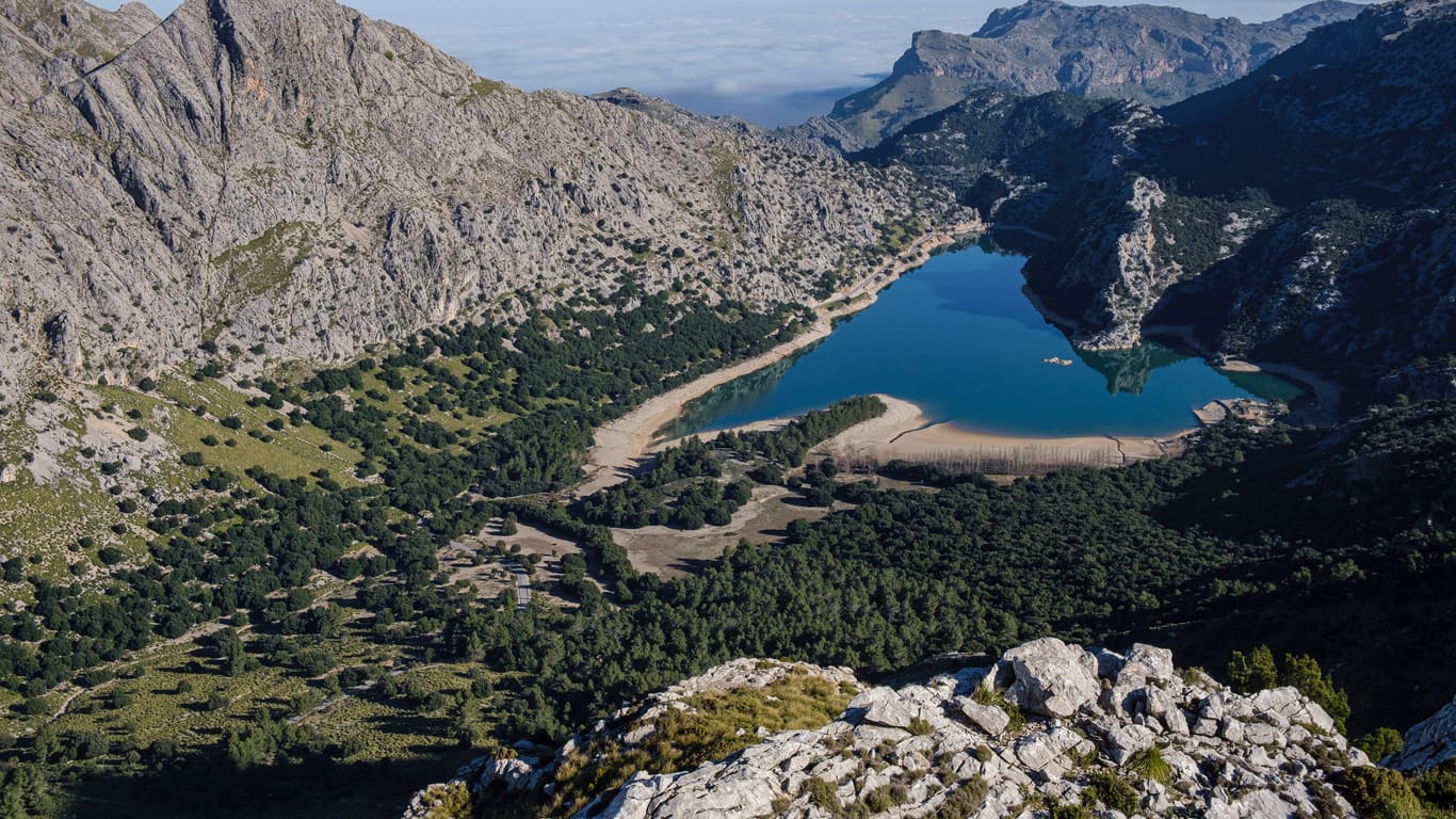 Der Stausee Gorg Blau: Der Pegel ist dank des heftigen Regens etwas gestiegen.