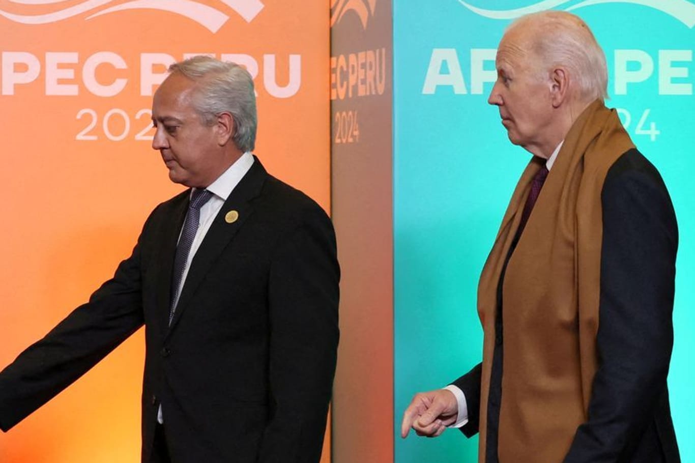 Joe Biden auf dem Weg zum Foto mit den APEC-Staats- und Regierungschefs.