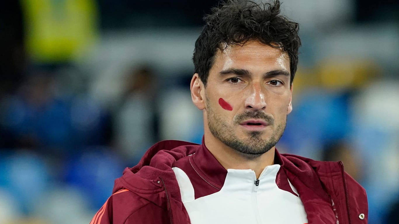 Mats Hummels: Der Verteidiger war bei der Roma wochenlang außen vor.