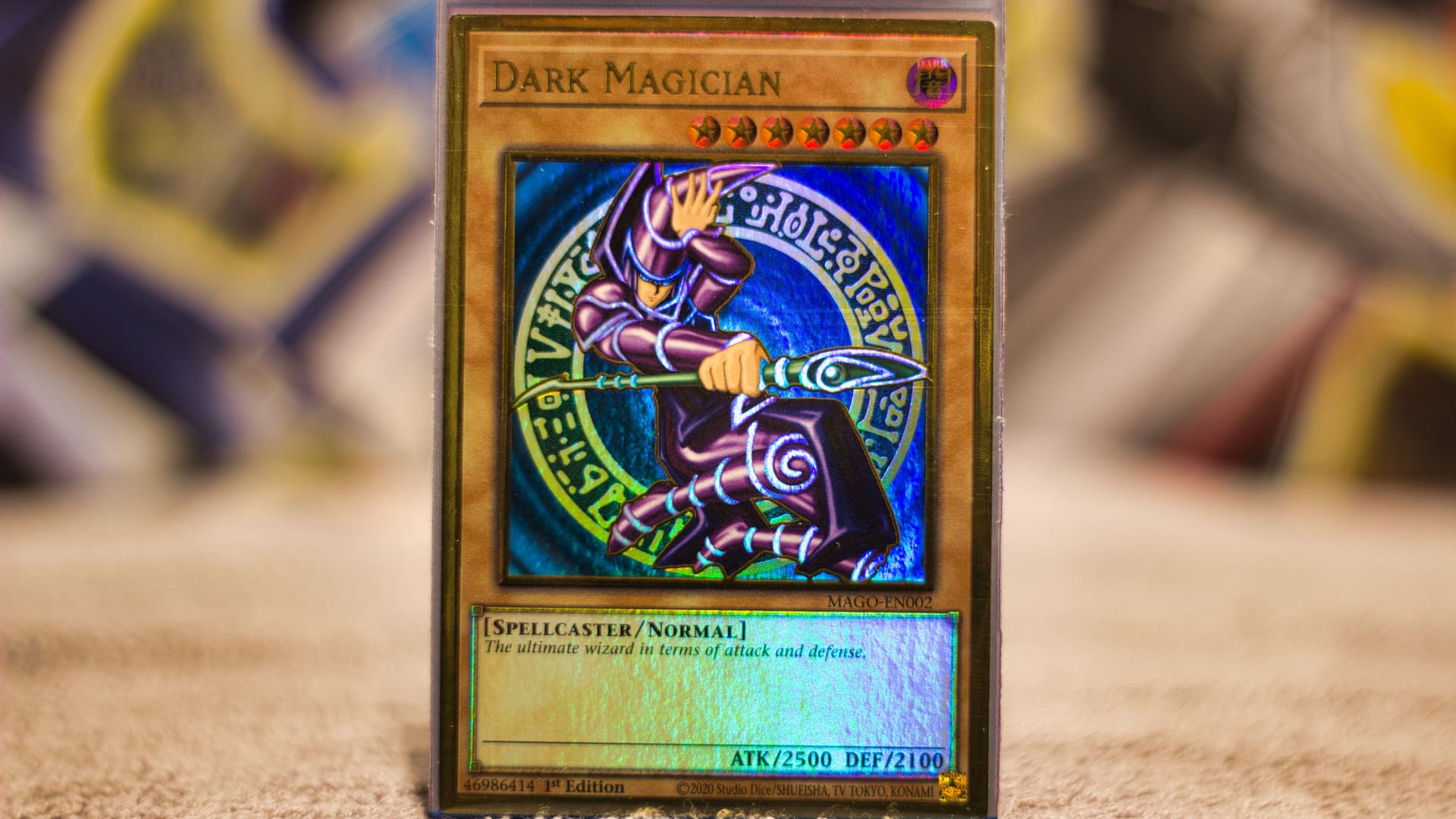 Yu-Gi-Oh! Karte Dunkler Magier: Auch von dieser Karte gibt es Versionen, die teuer gehandelt werden.