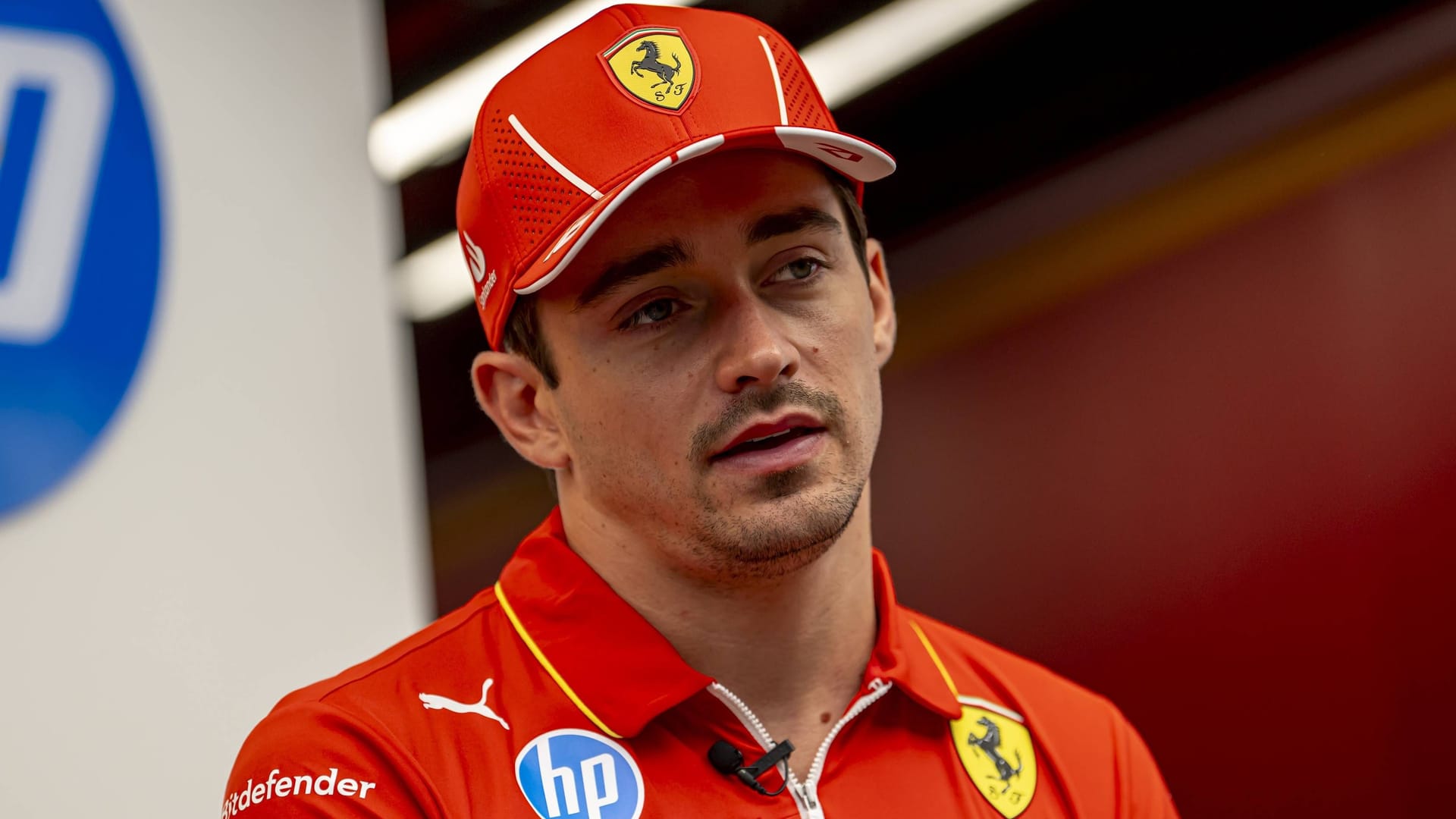 Fauxpas in der Pressekonferenz: Ferrari-Pilot Charles Leclerc.