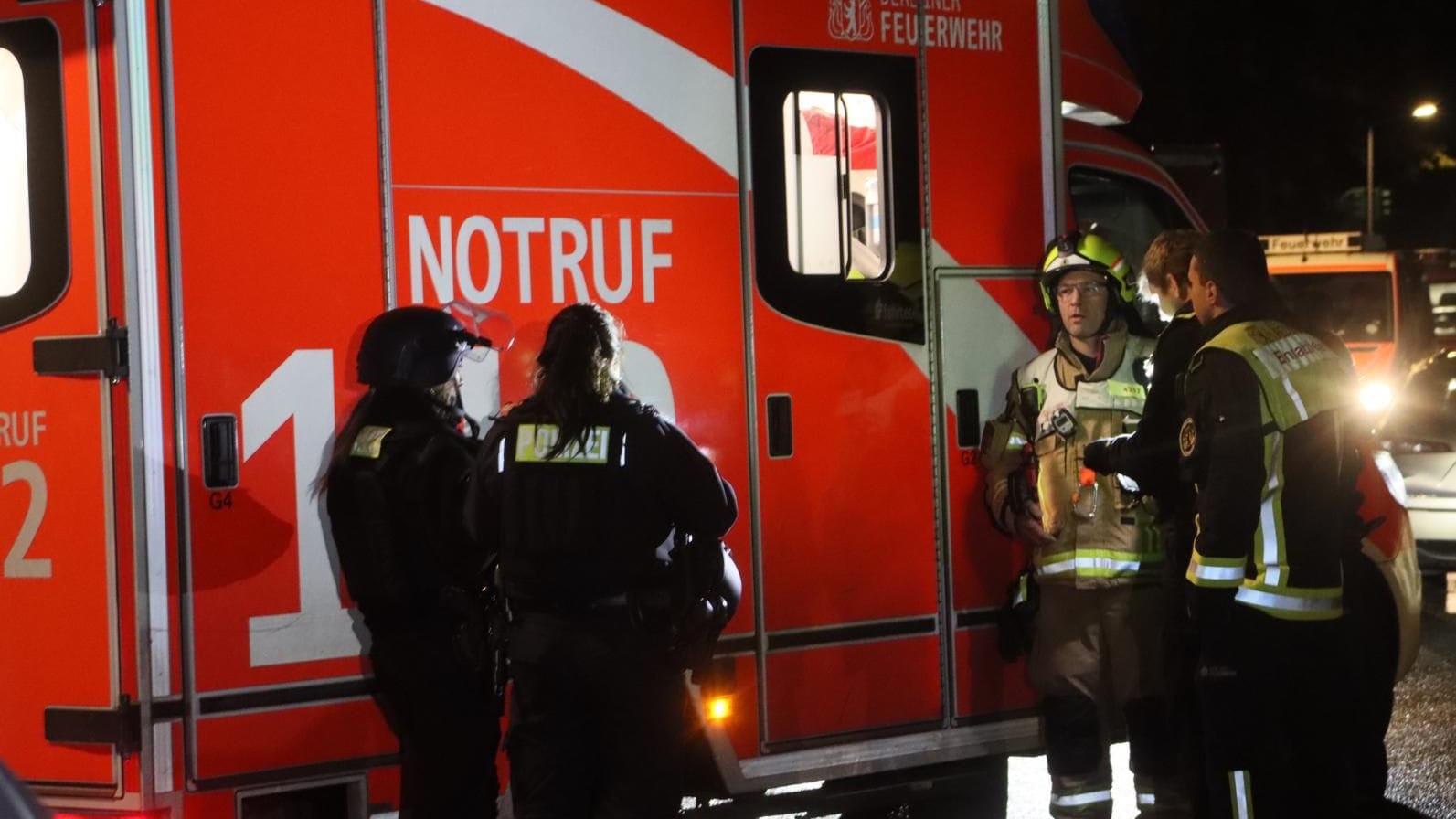 Großeinsatz Berliner Feuerwehr, Berliner Polizei 29112024 Lichterfelde-Ost