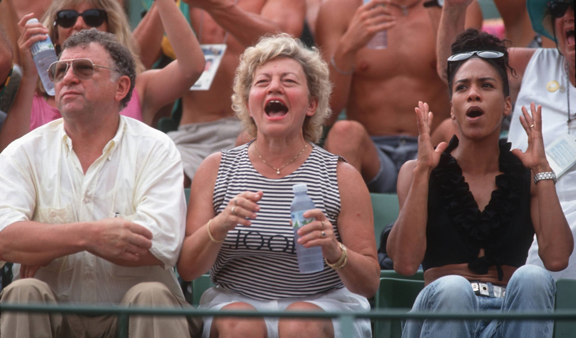 Hier feuern Karl-Heinz und Elvira Becker ihren Sohn Boris Becker gemeinsam mit dessen damaliger Partnerin Barbara Feltus 1992 bei einem Match an.