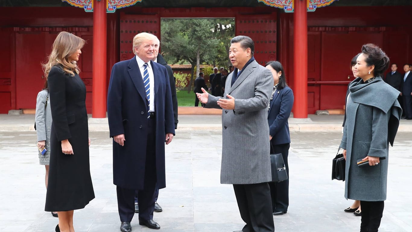 "Staatsbesuch plus": Xi begrüßt 2017 Donald Trump in Peking.