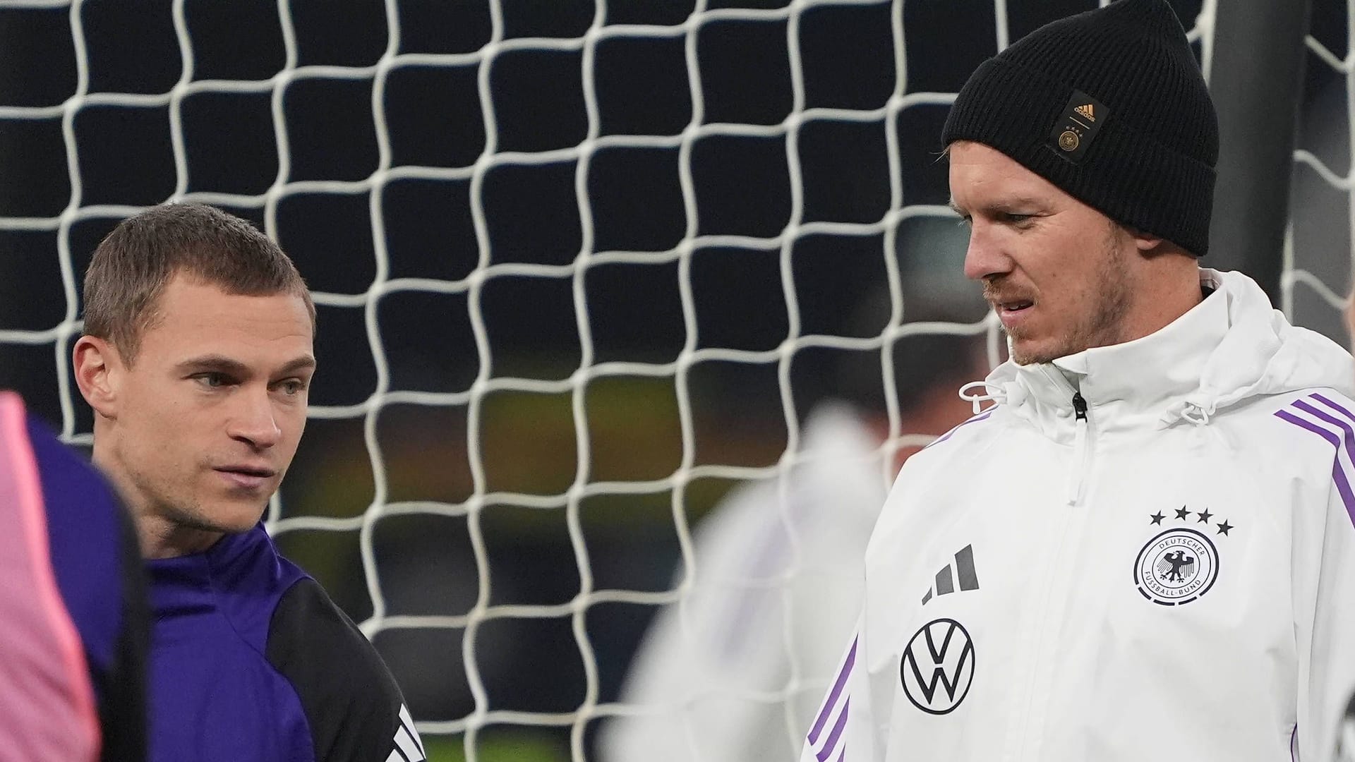 Im stetigen Austausch: Joshua Kimmich (l.) und Julian Nagelsmann beim Abschlusstraining.