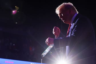 Donald Trump beim Wahlkampffinale in Michigan.