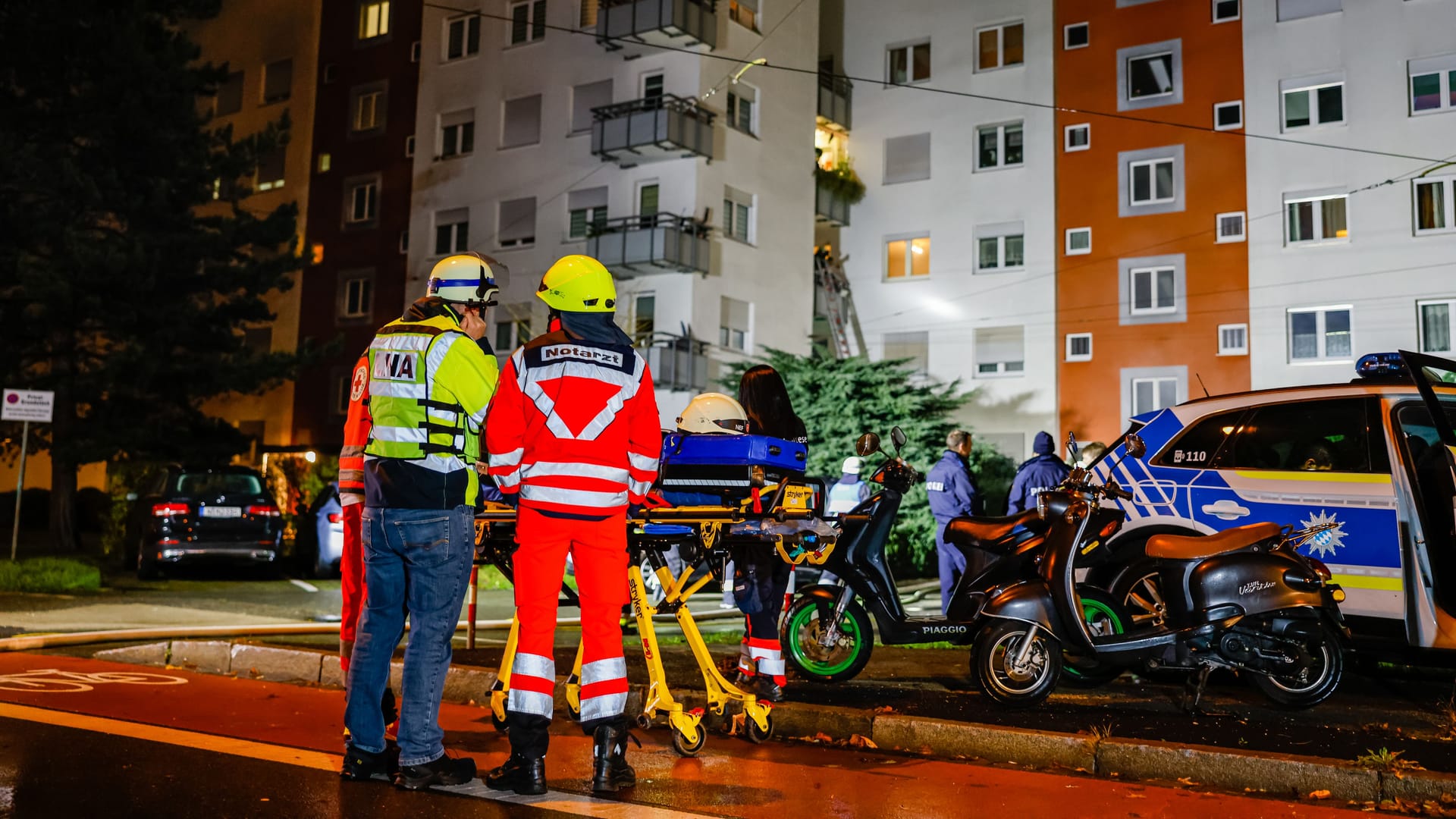 In den frühen Morgenstunden am Dienstag kam es in Nürnberg zu einer Verpuffung in diesem Mehrfamilienhaus.