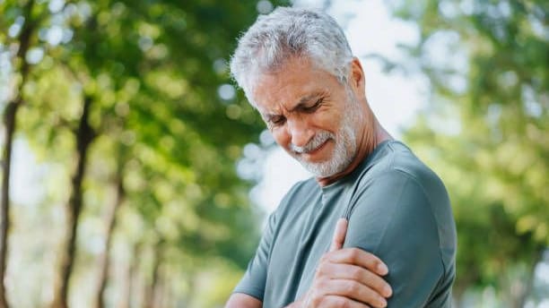 Schmerzhafte Form der Arthritis: In Deutschland leben etwa 950.000 Menschen mit Gicht.