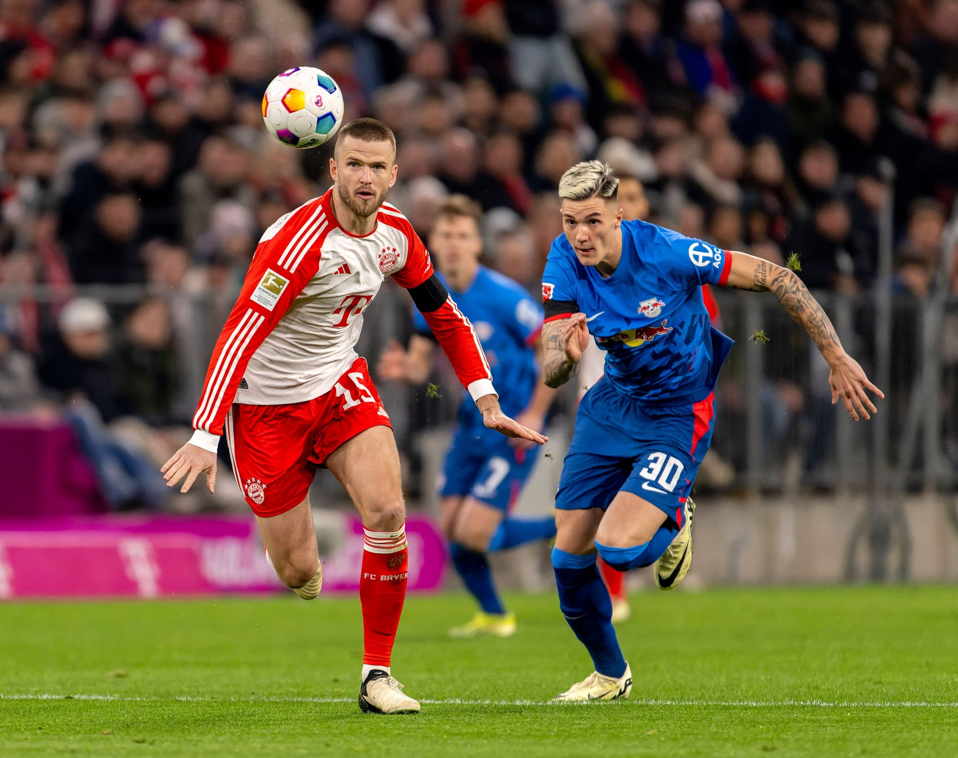 Eric Dier (l.) und Benjamin Šeško (r.): Der Leipziger hat in der laufenden Saison bereits drei Tore und zwei Vorlagen erzielt.