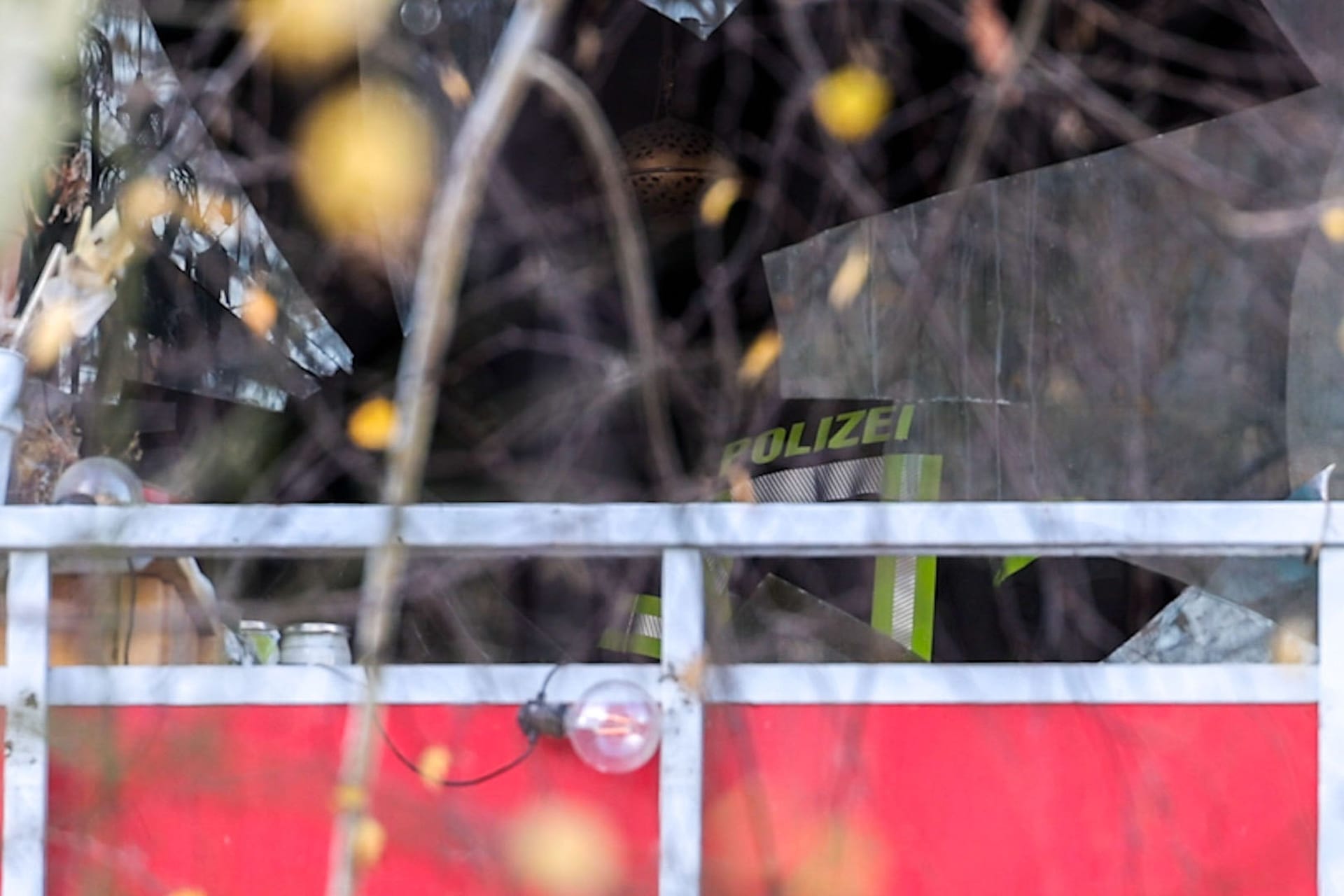 Blick auf das Wohnhaus auf dem Flügelweg: Kurz nach 3 Uhr ging der Notruf bei den Einsatzkräften ein.