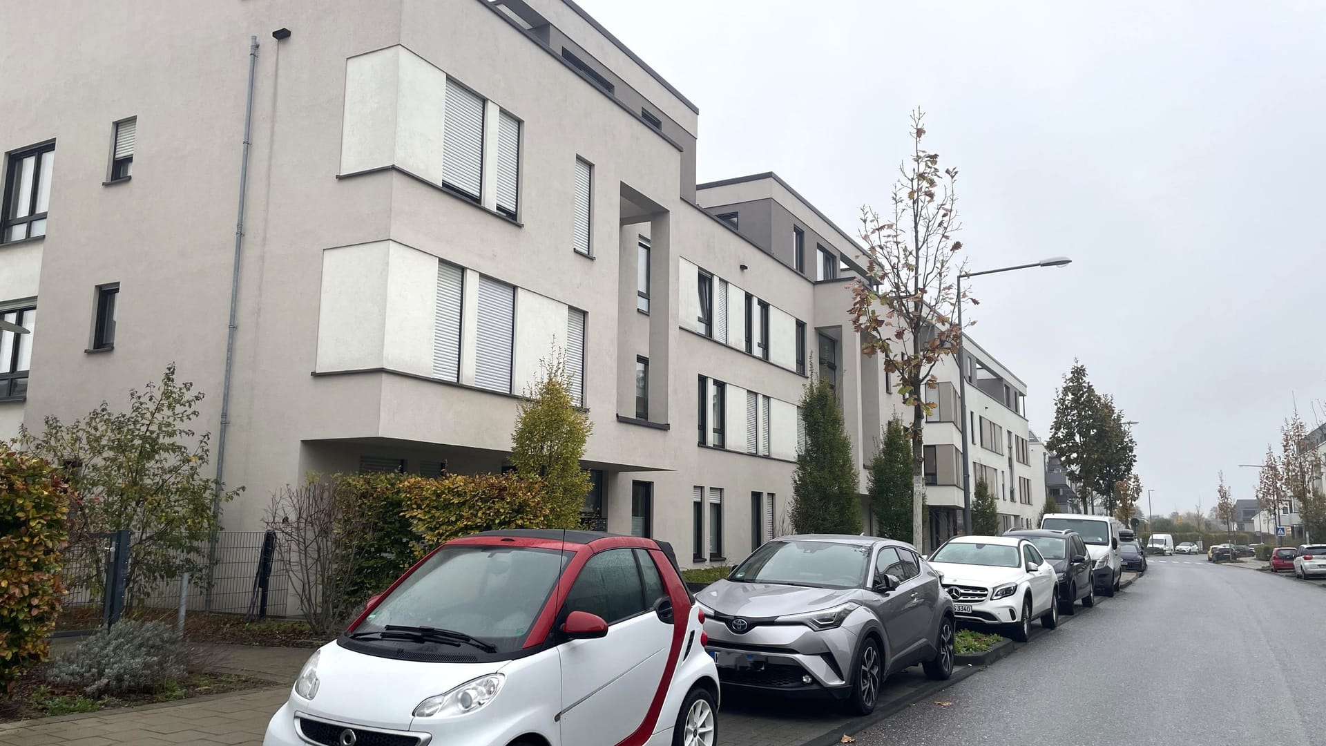 Die betroffenen Häuser in der Eygelshovener Straße in Rodenkirchen: In den Häusern mit den Nummern 2 bis 12 fiel tagelang die Heizung und das Warmwasser aus.