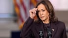 Kamala Harris spricht auf dem Campus der Howard University in Washington über ihre Wahlniederlage.