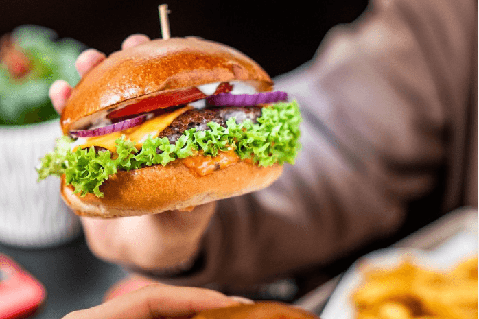 Burger (Symbolfoto): Eine Berliner Kette eröffnet ein Geschäft in Braunschweig.