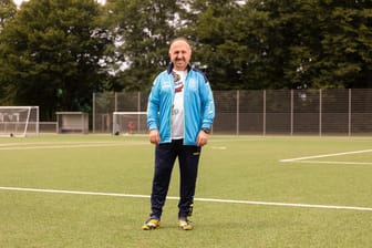 Haksun Gülcicek im Fußballdress (Archivbild): Der 49-Jährige coachte schon diverse Mannschaften in der Stadt.