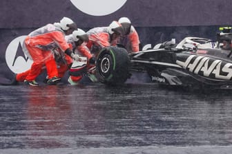 Nico Hülkenberg in Brasilien: Die Unterstützung der Streckenhelfer kostete ihn das Rennen.