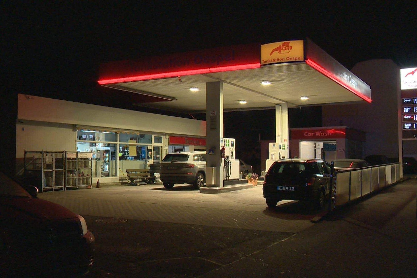 Ein verletzter Mann mit einer Schusswunde suchte gestern Nacht in einer Tankstelle Schutz.