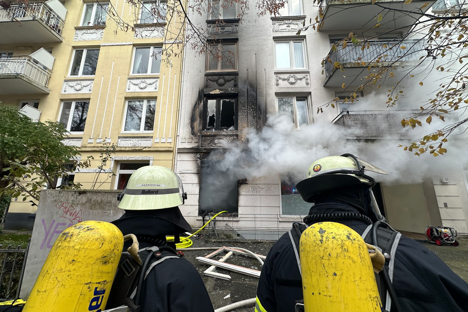 Hamburg Barmbek Süd - Wohnungsbrand in Mehrfamilienhaus