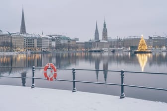 Schnee an der Binnenalster (Symbolfoto).