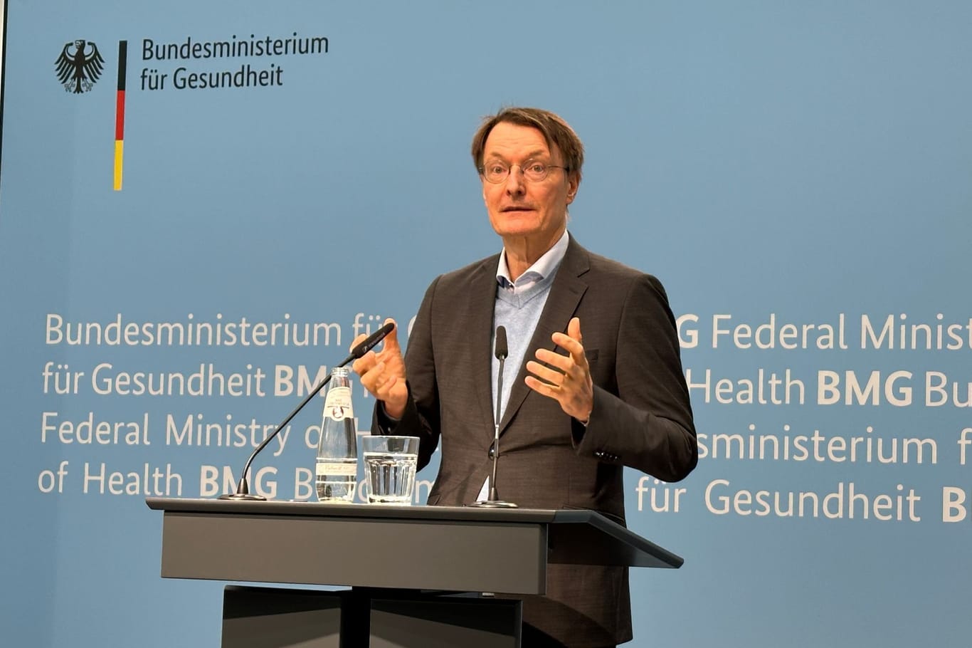 Bundesgesundheitsminister Lauterbach zum Pflegebeitragssatz