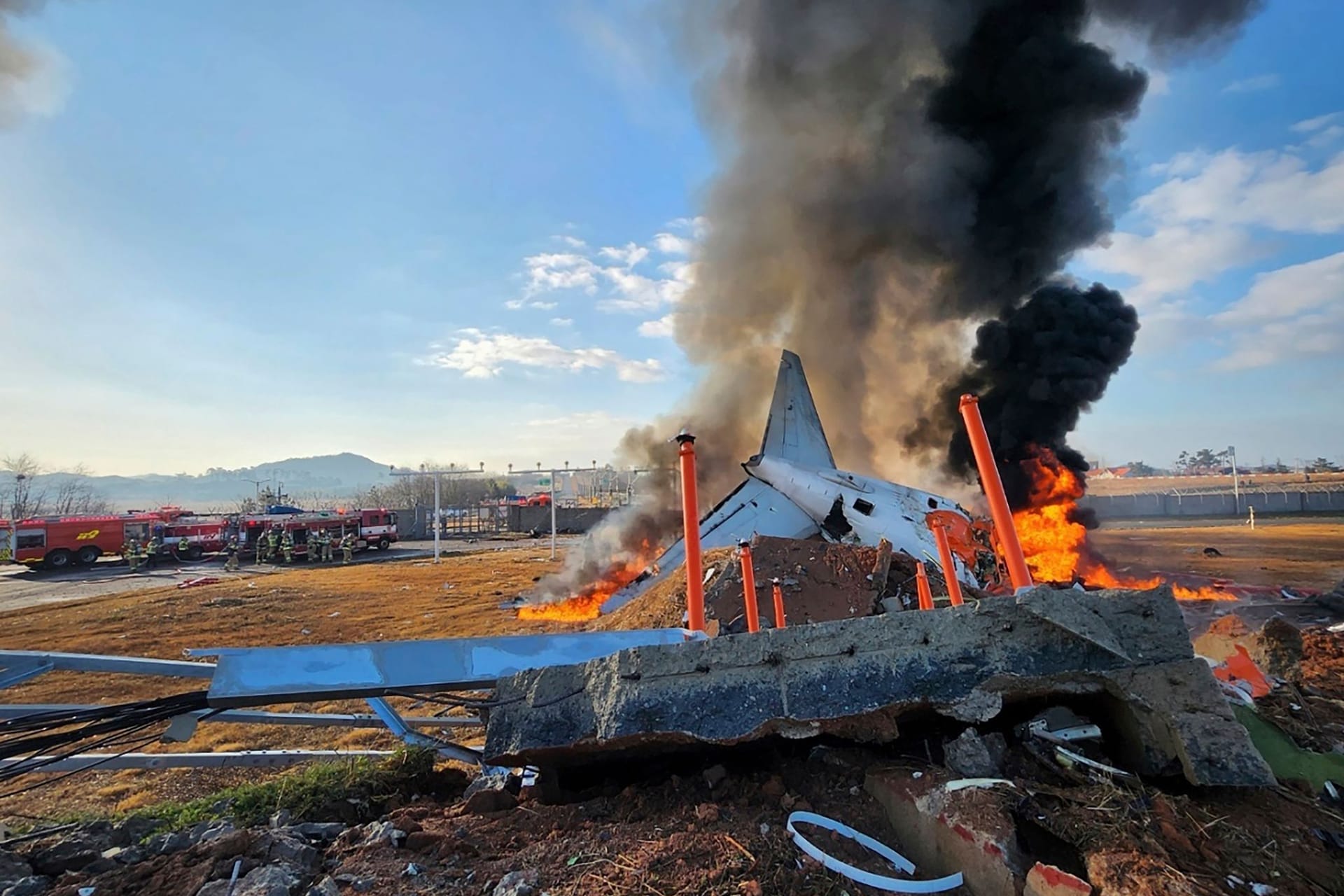 Passagierflugzeug in Südkorea verunglückt