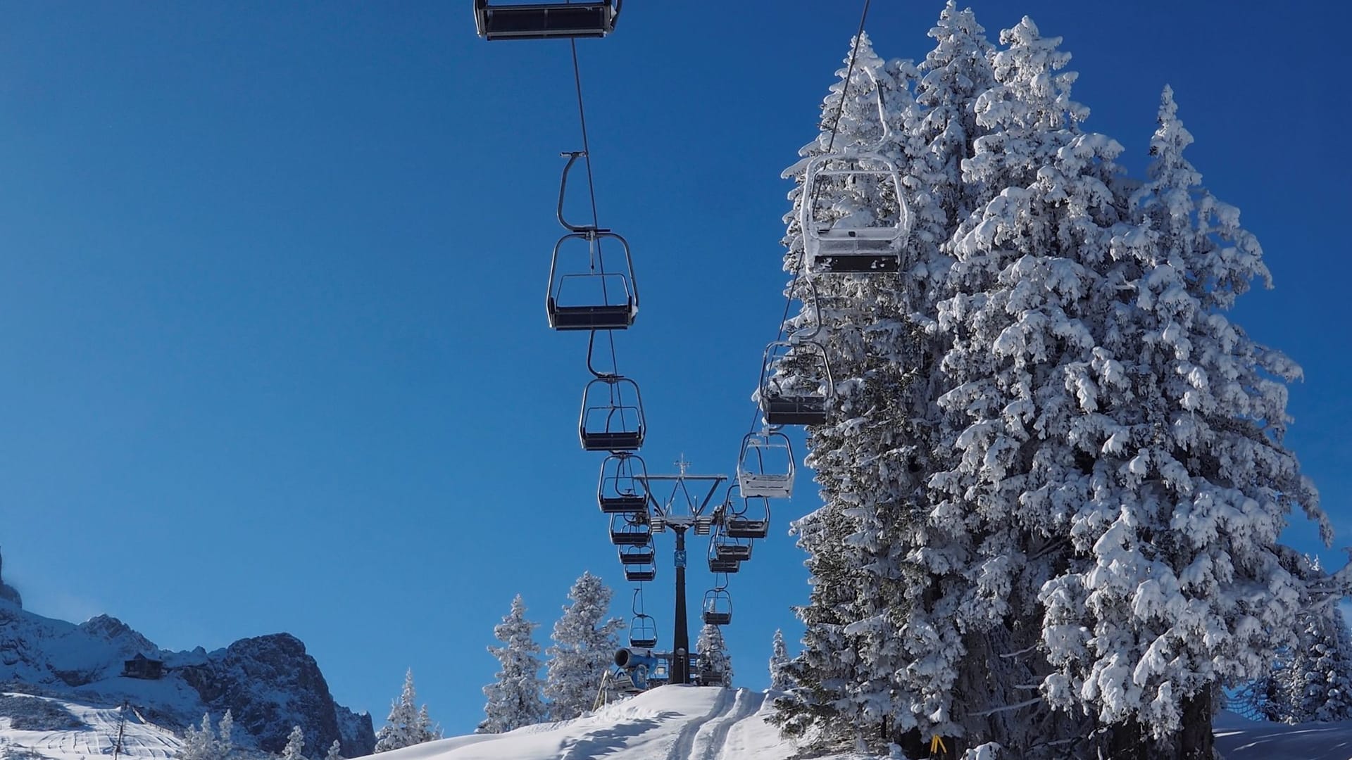 Saisonvorbereitungen im Skigebiet Garmisch-Partenkirchen