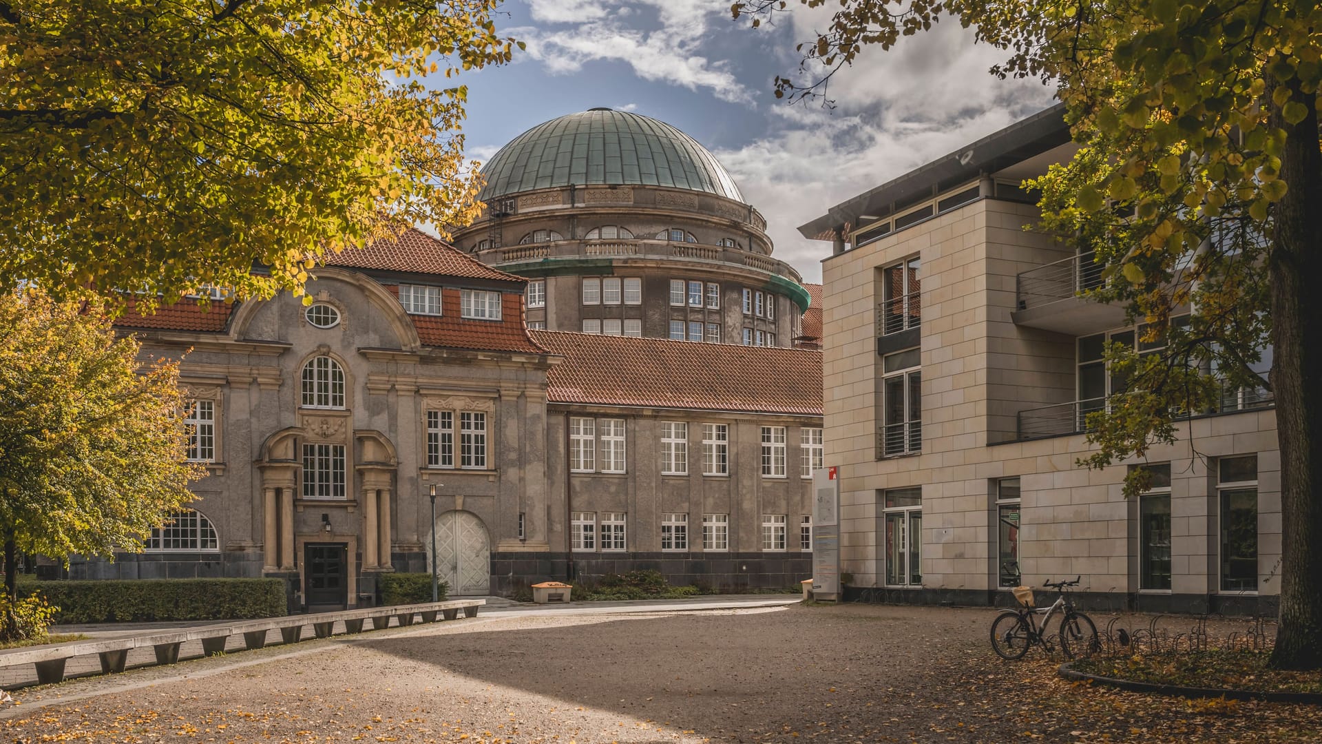 Campus der Universität Hamburg: Sie erreicht erstmals Platz 1 unter den deutschen Hochschulen im QS Sustainability Ranking.