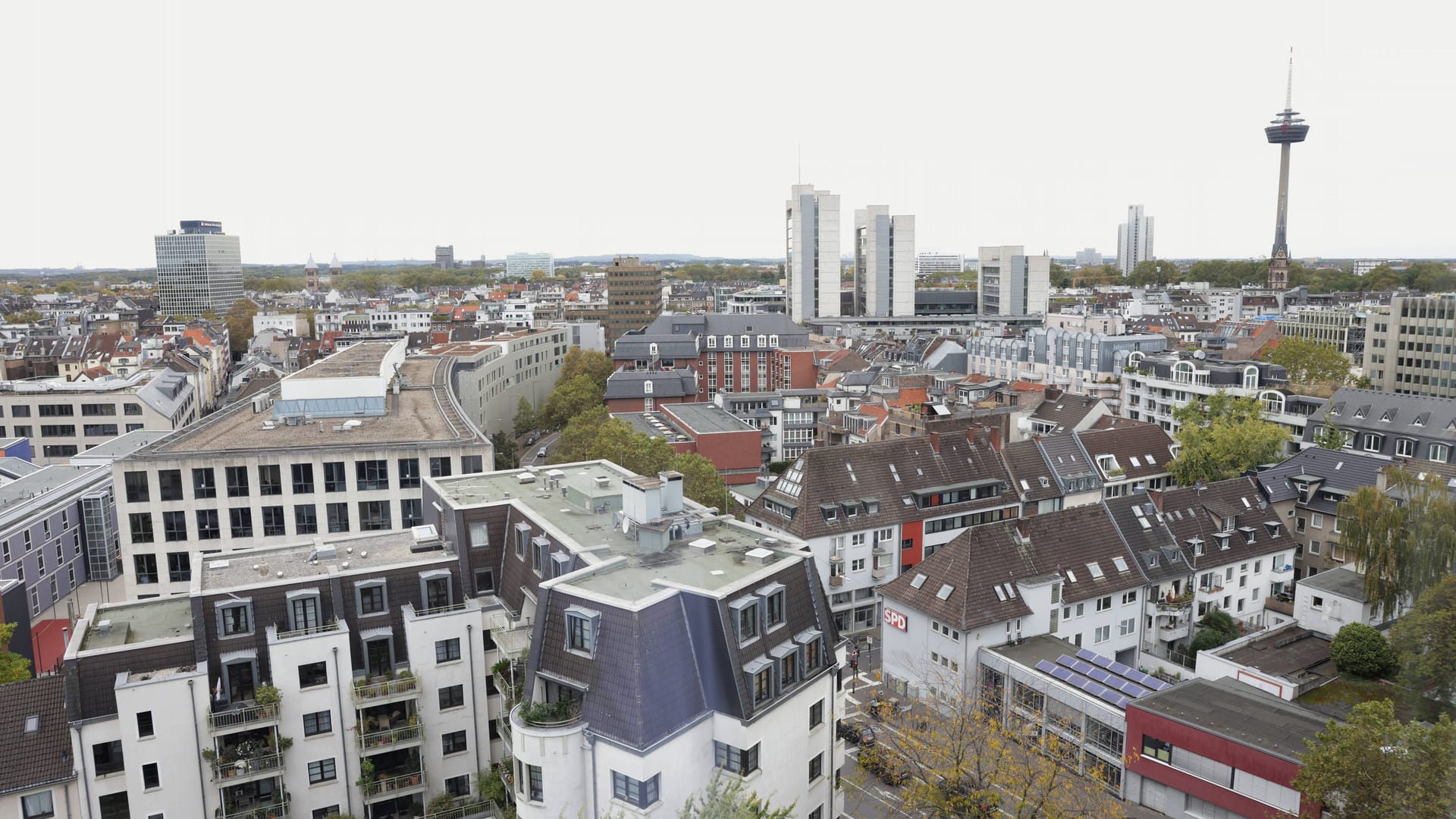 Ausblick auf Köln: Auch im neuen Jahr müssen Kölner Hausbesitzer die Grundsteuer bezahlen.