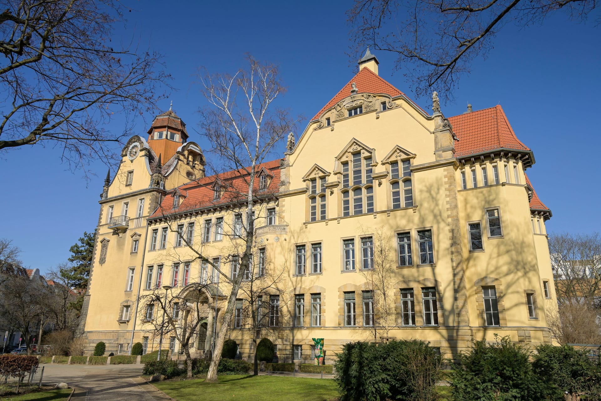 Friedrich-Bergius-Schule (Archivbild): Für die Eltern der Schüler gibt es weiter ungeklärte Fragen.